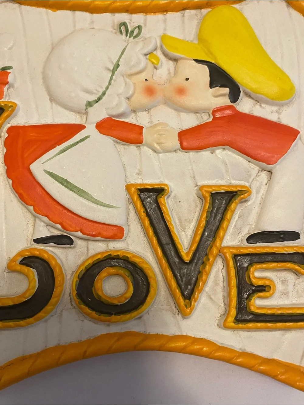 Vintage Lefton 1970'S Child’s Love Chalk ware Wall Hanging Boy & Girl Kissing
